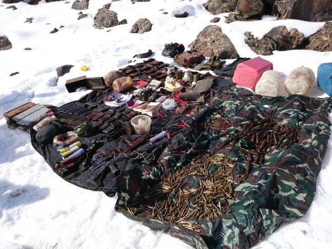 Doğubayazıt'ta PKK cephaneliği ele geçirildi