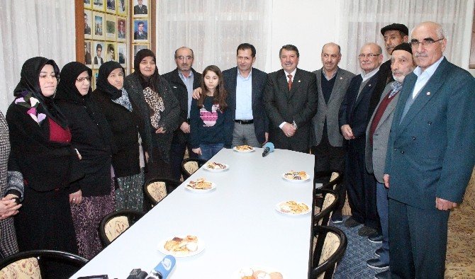 AK Parti’li Altunyaldız’dan Şehit Aileleri Derneğine Ziyaret