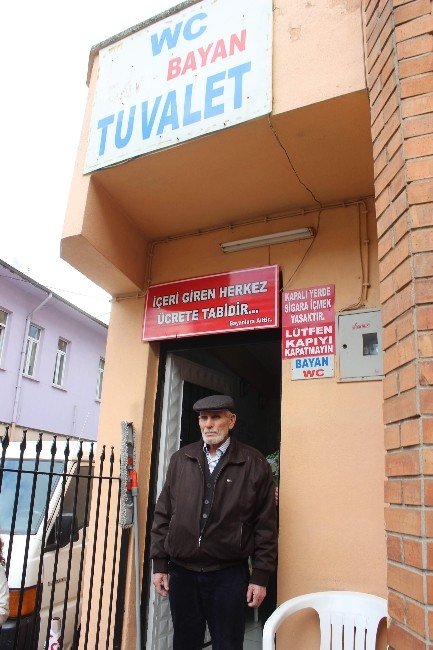 Tuvalet İşletmecisi İsmail Dede Belediyeye Ve Bedavacılara İsyan Etti