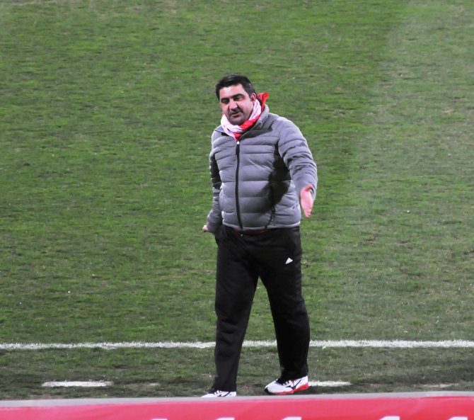 Samsunspor’da Teknik Direktör Ümit Özat istifa etti