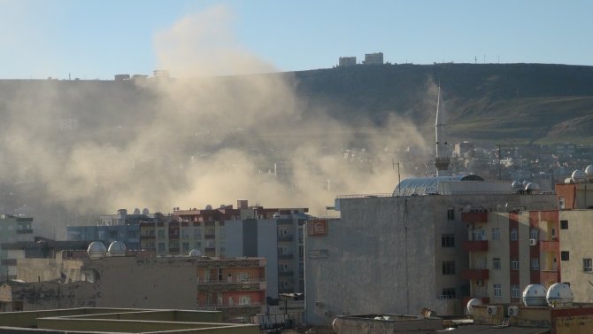 Cizre’de çatışmalar tüm mahallere sıçradı, 2 çocuk evin avlusunda öldürüldü