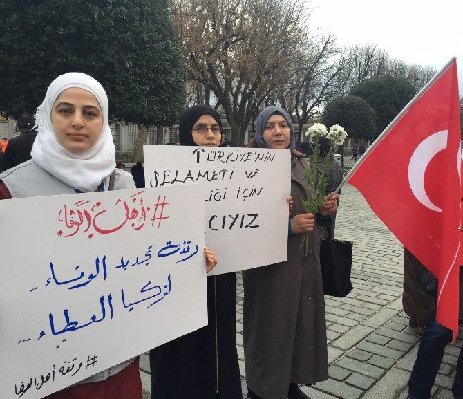 Suriyeli Minik Öğrencilerin Sultanahmet’teki Anlamlı Gösterisi Takdir Topladı
