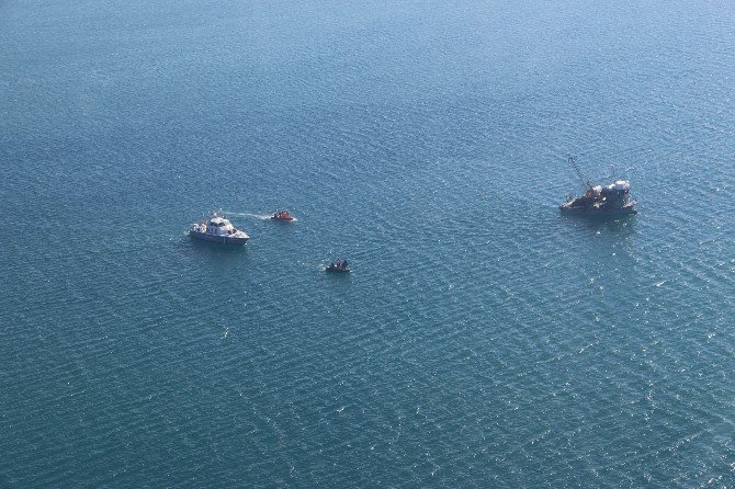 Karaya Oturan Yunan Sahil Güvenlik Botu, Türk Sahil Güvenlik Ekipleri Tarafından Kurtarıldı