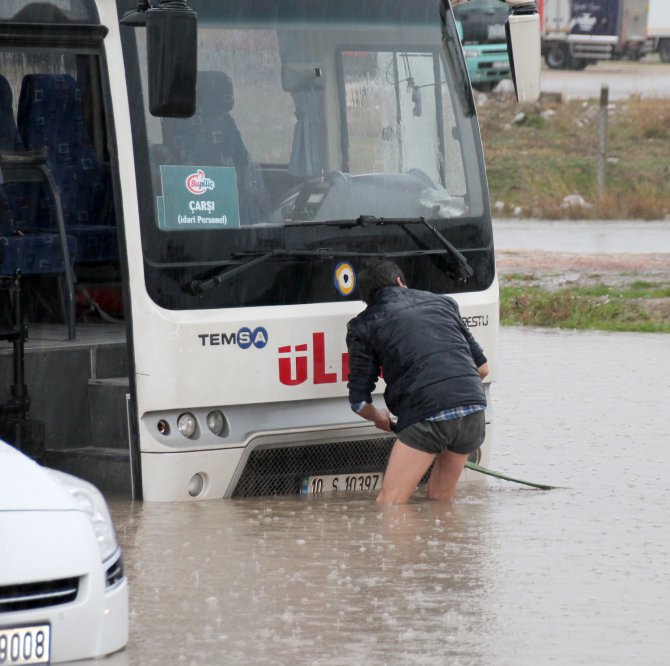 Bandırma'da sel baskını