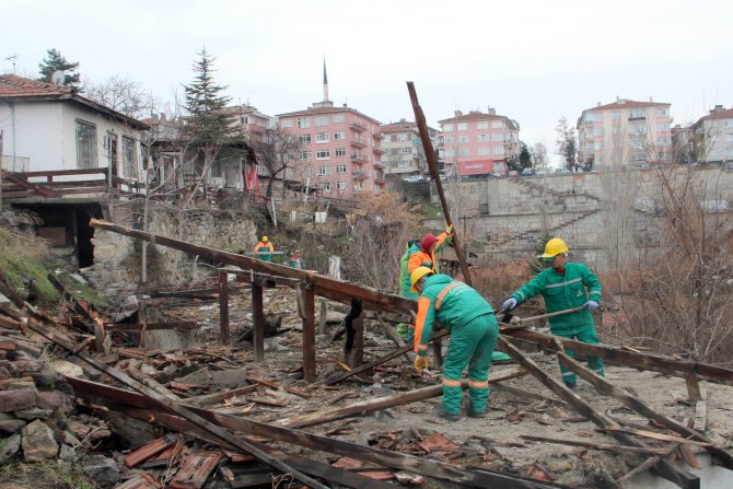 Çankaya Belediyesi kaçak yapıları yıkmaya devam ediyor