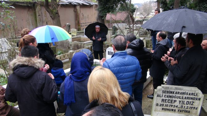 Mehmet Ali Birand mezarı başında anıldı
