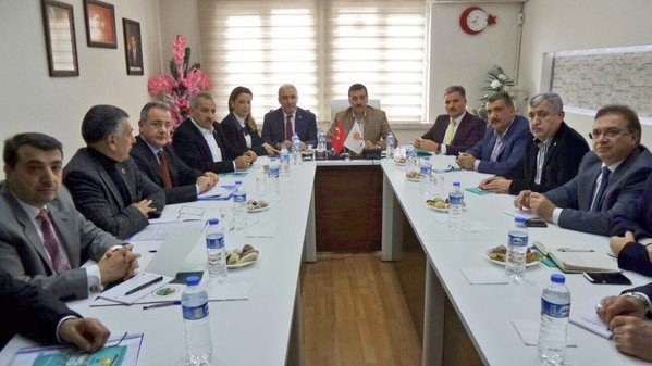 Bakan Tüfenkci, Malatya’da Belediye Başkanlarıyla Bir Araya Geldi