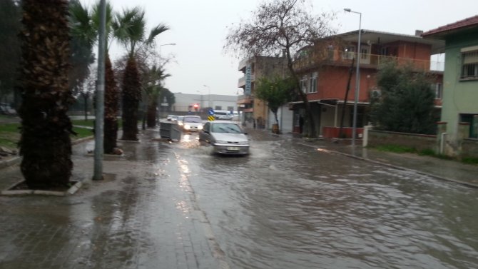 İzmir yağmura teslim