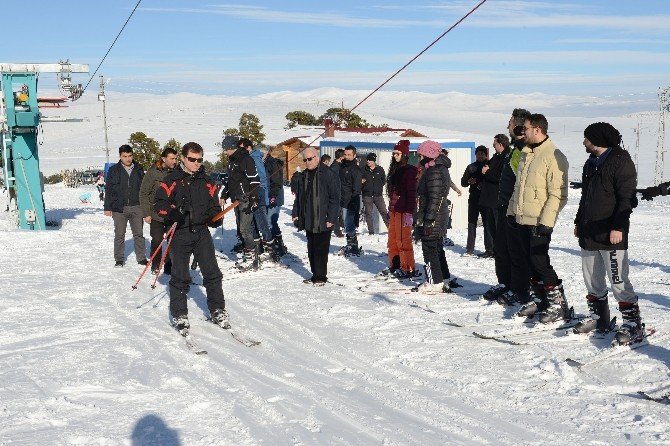 Yalnızçam Kayak Merkezi’nde Kayak Sezonu Açıldı
