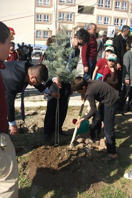 Adana Orman Bölge Müdürlüğü 3.5 Milyon Fidanı Toprakla Buluşturdu