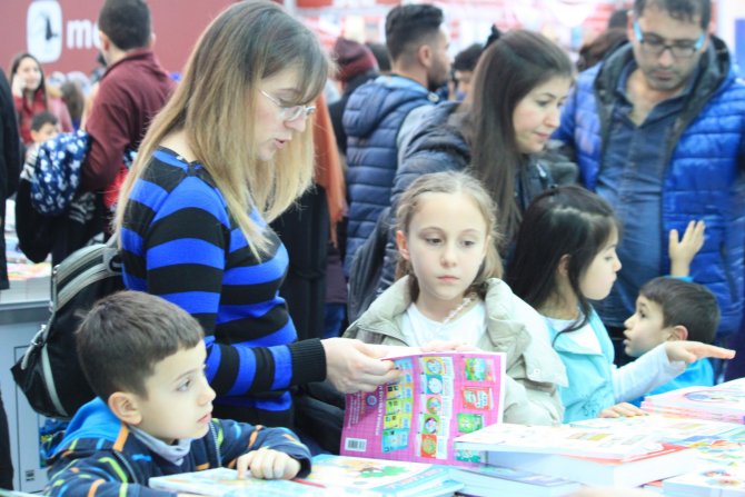 Ankara Kitap Fuarı’nı çoğu çocuk 250 bin kişi gezdi