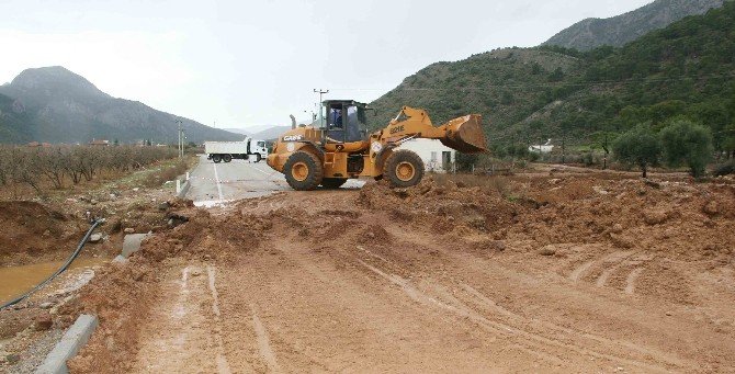 Antalya’nın Döşemealtı İlçesine Rekor Yağış Düştü