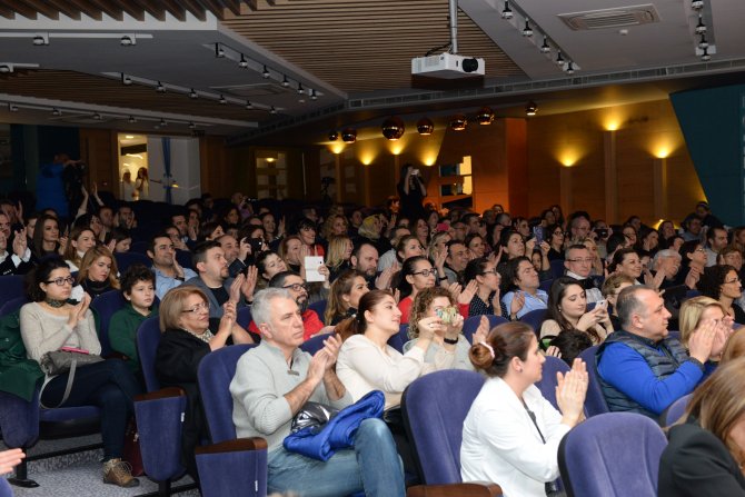 Ünlü tenor Aysev, Bilfenli öğrencilerle aynı sahneyi paylaştı