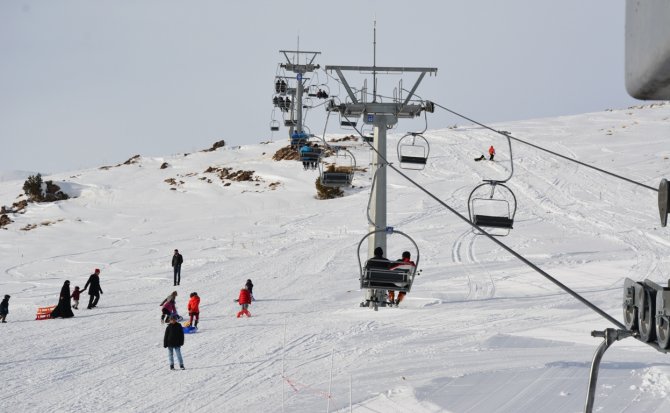Bitlis’teki 3 kayak merkezinde sezon açıldı