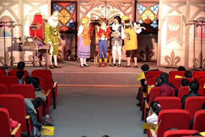 ETİ Çocuk Tiyatrosu, Karabük’te Çocuklarla Buluştu