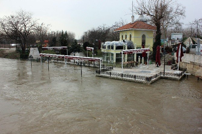Edirne’de Sel Kapıya Dayandı!