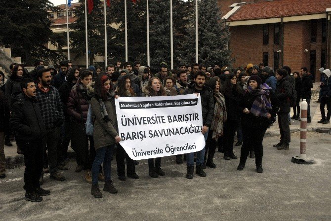 Anadolu Üniversitesi Öğrencilerinden Akademisyenlere Destek