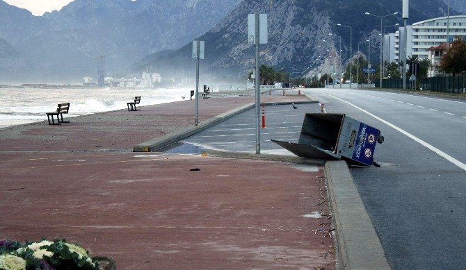 Antalya’da Fırtınanın Ardından