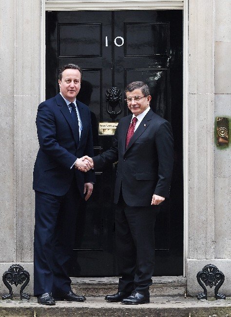 Davutoğlu İngiltere Başbakanı Cameron’la Görüştü
