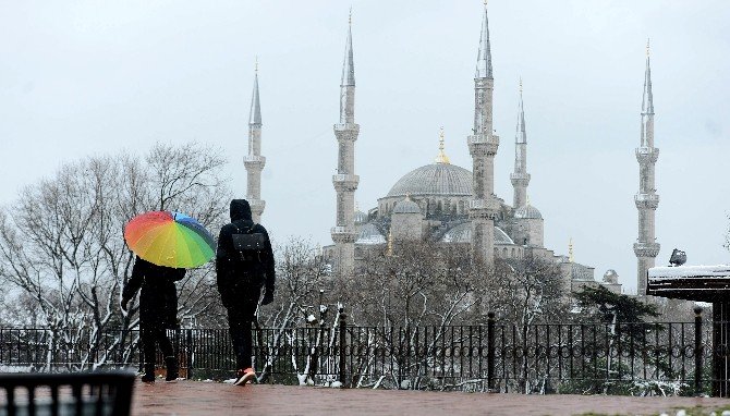Kar İstanbul’da Bir Başka Güzel