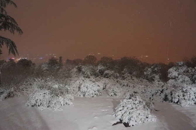 İstanbul’da kar yağışı gece de sürdü