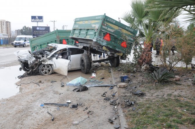 Kadirli'de trafik kazası: 1 ölü 1 yaralı