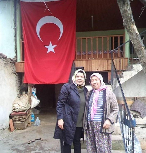 AK Partili Kadınlar Şehit Evinde Yasin Okudu