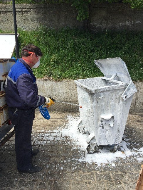 Kastamonu Belediyesi, Çöp Konteynırlarını Temizledi