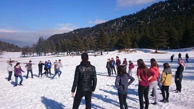 Bosnalı Öğrenciler Türk Oyunlarıyla Eğlendi