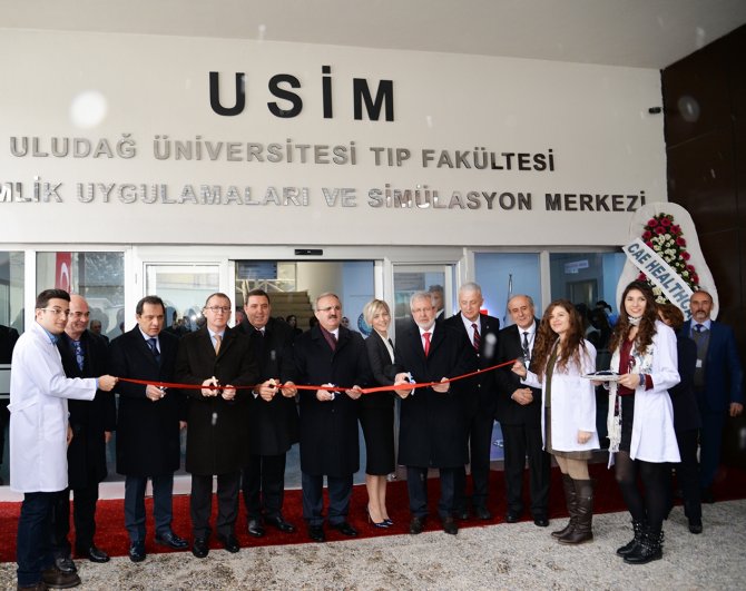 İyi Hekimlik Uygulamaları ve Simülasyon Merkezi'nde uygulamalı eğitim imkanı