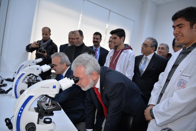 İyi Hekimlik Uygulamaları ve Simülasyon Merkezi'nde uygulamalı eğitim imkanı