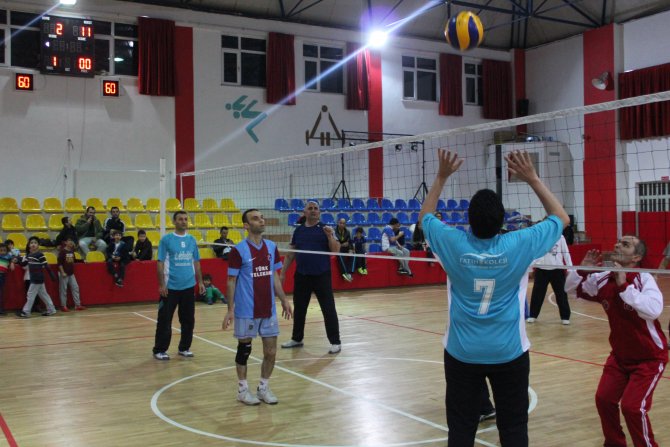 Fatih Koleji babalar voleybol turnuvası sona erdi