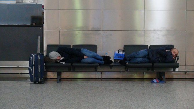 Havalimanında sabahladılar
