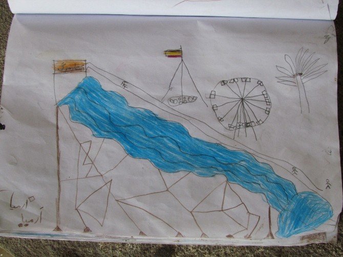 Sığınmacı Çocukların Hayallerini Çizdiği Resimler Yürek Dağladı