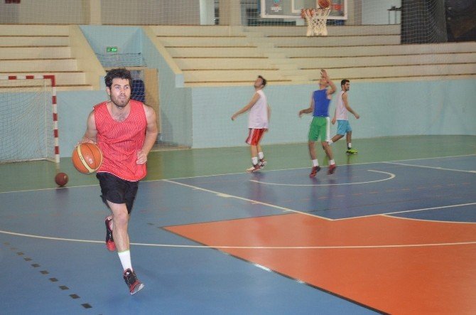 Üniversiteler Gençlik Ve Spor Kulübü Erzincan Gençlik Hazırlıklarına Başladı