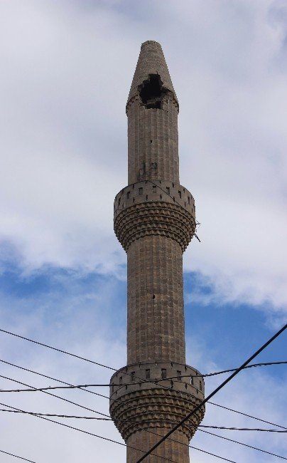 Kilis’te Minareye Yıldırım Düştü