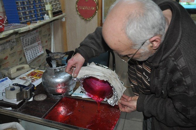 Sandıklı’da Unutulmaya Yüz Tutmuş Geleneklerden “Gelin Şekeri’