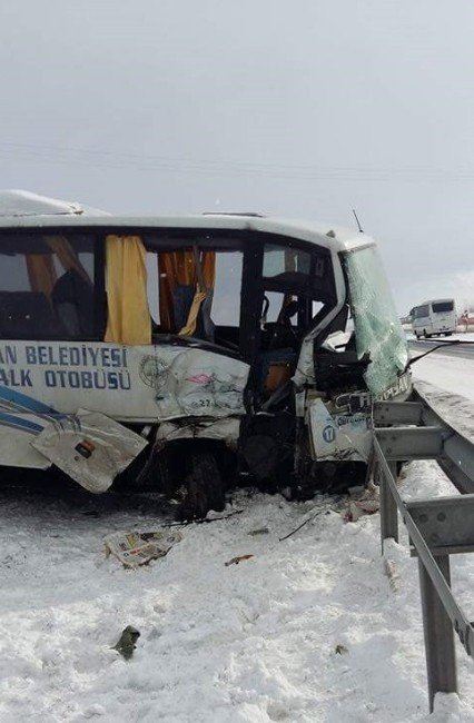 Erzurum’da Trafik Kazası: 6 Yaralı