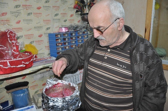 Sandıklı’da Unutulmaya Yüz Tutmuş Geleneklerden “Gelin Şekeri’