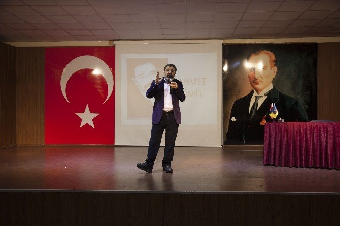 Yazar Ahmet Ümit Gaziantep Kolej Vakfı Özel Okullarında