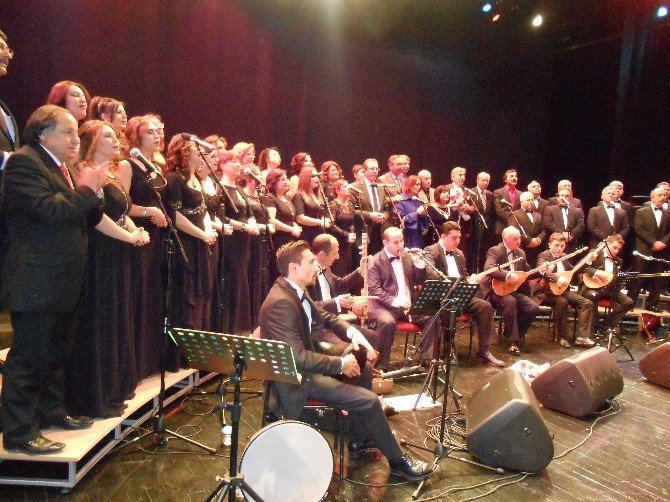 Türk Halk Müziği Korosunun 42’inci Sanat Yılı Konserine Yoğun İlgi