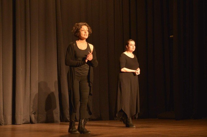 ‘Othello! Bir İntikam Provası’ Oyununa Tiyatro Severlerden Yoğun İlgi