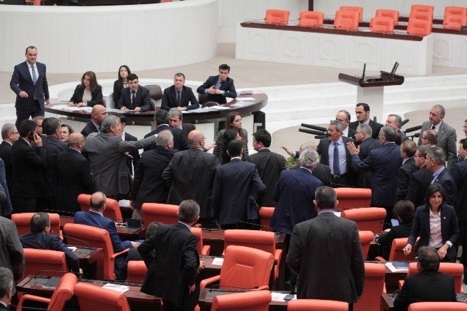 Meclis Genel Kurulu’nda Faysal Sarıyıldız Gerginliği