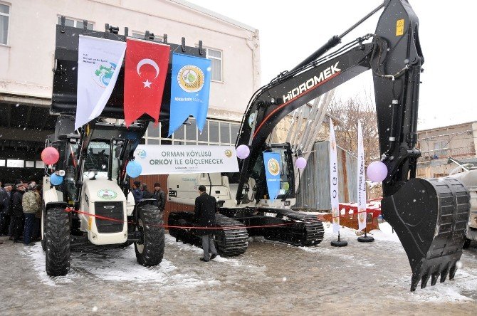 Karaman’da Tarımsal Kalkınma Kooperatifine İş Makinesi