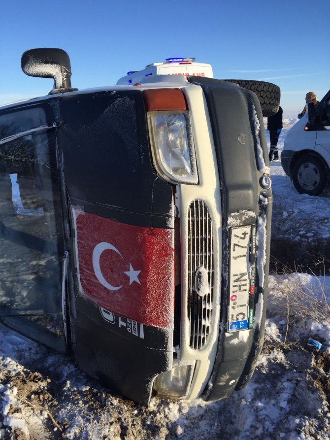 Nevşehir’de minibüs devrildi: 4 yaralı