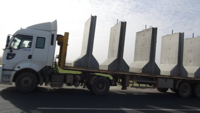 Suriye sınırına 3 metrelik beton duvar döşeniyor