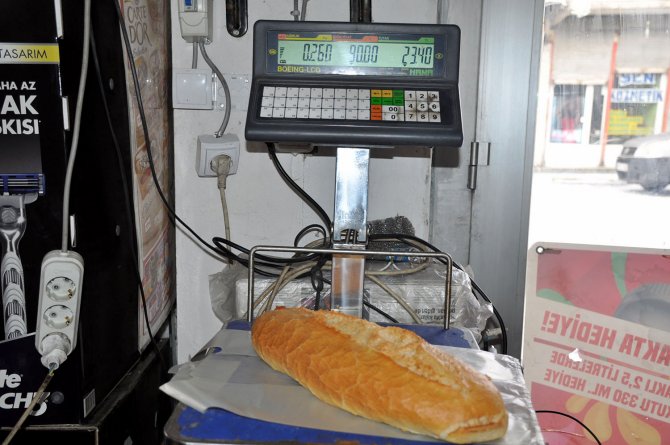 Yüksekova Belediyesi Zabıta ekipleri ilçedeki ekmek fırınlarını denetledi.