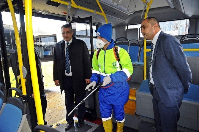 Aydın’da Toplu Taşıma Araçları Gribe Karşı Dezenfekte Ediliyor