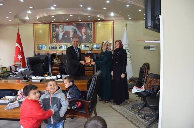 Kur’an Kursunun Minik Öğrencilerinden Başkan Yaman’a Ziyaret