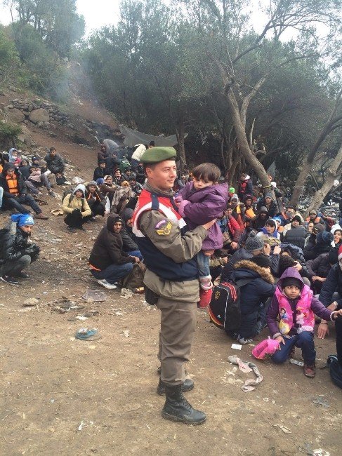 Jandarma 2 Günde 2 Bin Kaçak Göçmeni Yakaladı
